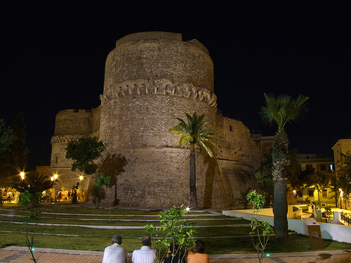 Castello Aragonese e la nuova piazza